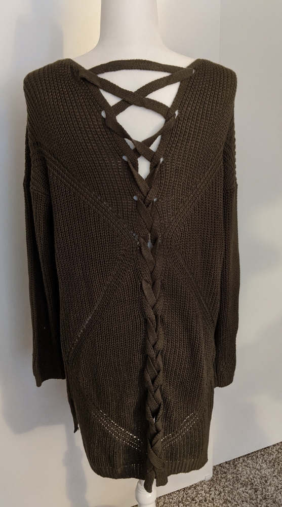 WOMEN'S SWEATER